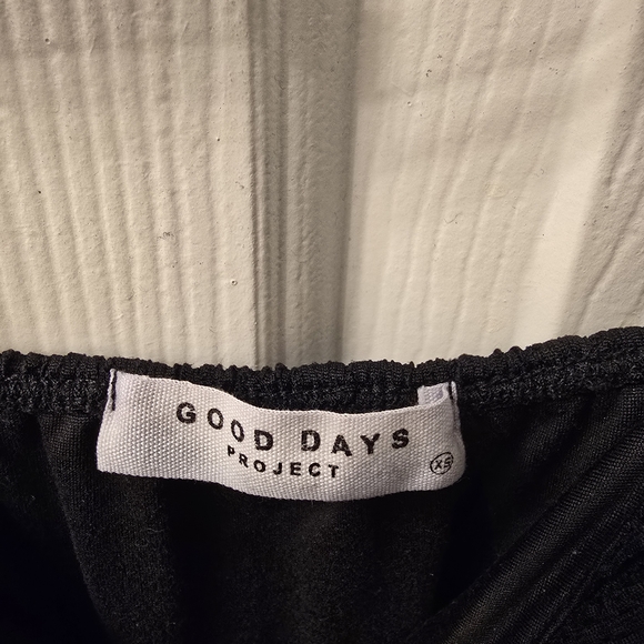 Black Ruffled Smocked Tank Top - Picture 3 of 3